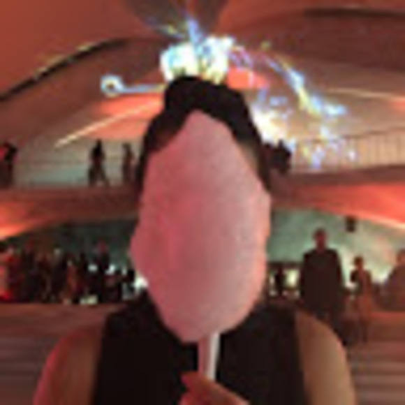 Meet your Posher, Naomi - Picture 1 of 1